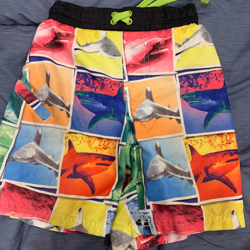 Boys shark pattern swim shorts size 6-7